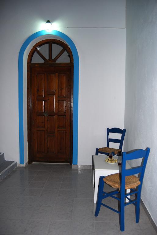 Apollo Rooms Perissa  Room photo